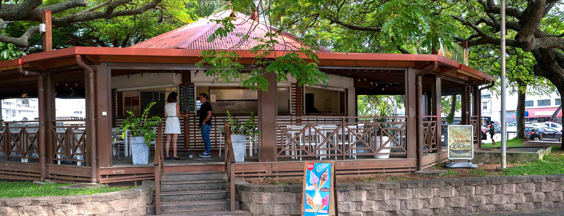 local-place-des-cocotiers.jpg local-place-des-cocotiers.jpg