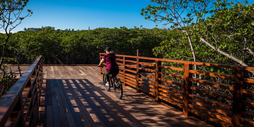 Un sentier accessible aux cycles et aux piétons