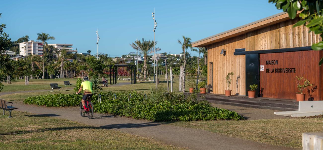 Espaces cyclables et maison de la biodiversité