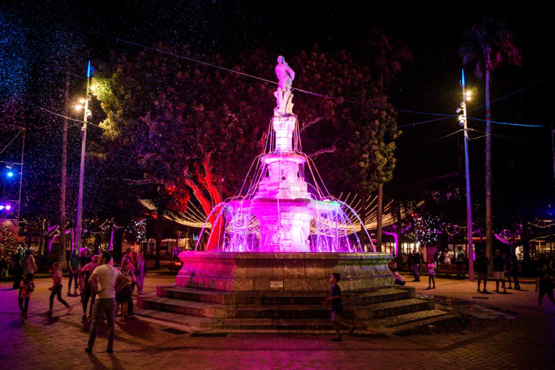 Nouméa féerie Place des cocotiers