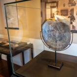 Expo Graveurs sur nacre_vitrines-17
