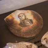 Expo Graveurs sur nacre_vitrines-9